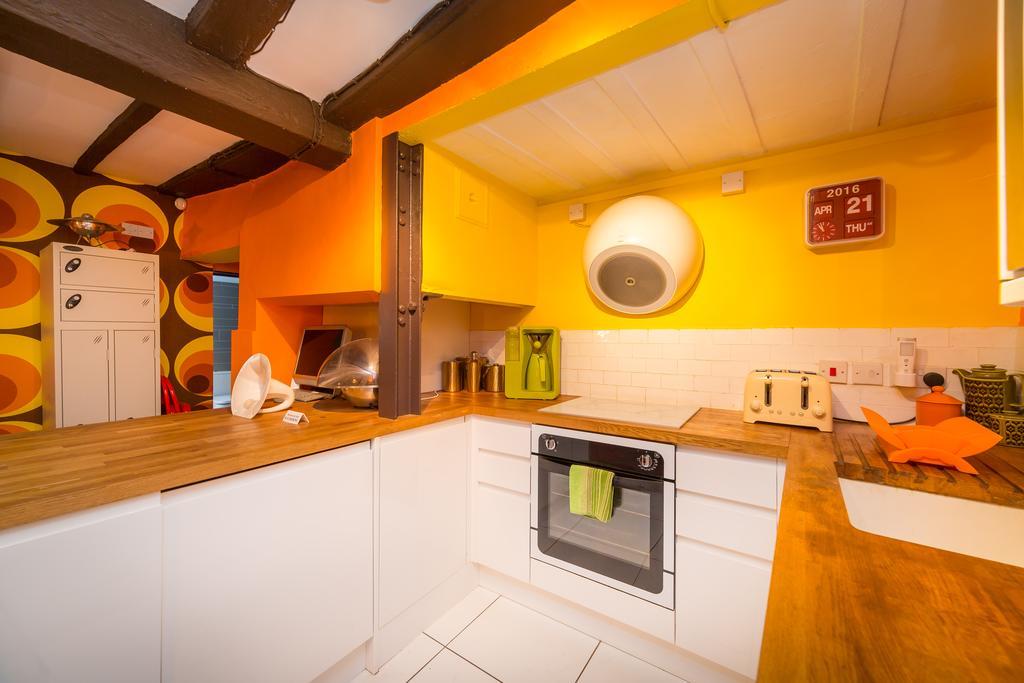 Trembling Madness Apartments York Bagian luar foto