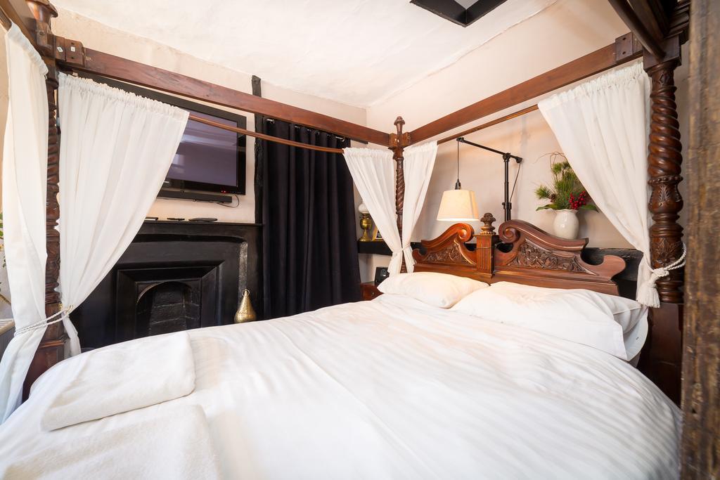 Trembling Madness Apartments York Bagian luar foto
