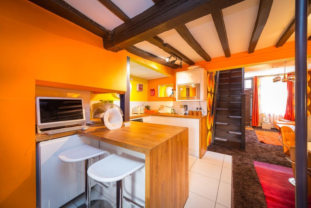 Trembling Madness Apartments York Bagian luar foto