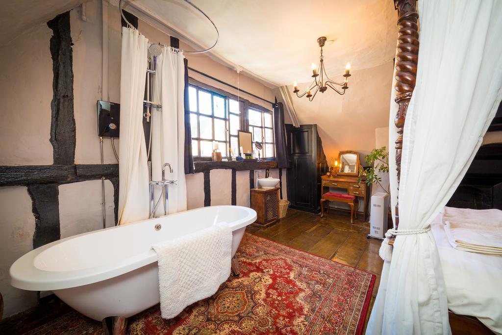 Trembling Madness Apartments York Bagian luar foto